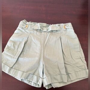 Janie and Jack pale green girls shorts with gathered waist - size 8